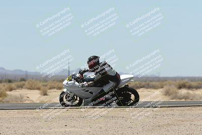 media/Apr-20-2025-CVMA (Sun) [[39090e8767]]/Race 11-500-350 Supersport (Holeshot)/